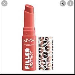 Besos plumping lip color nyx